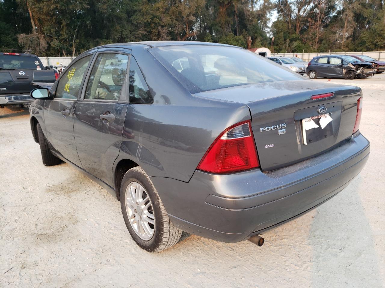 Photo 3 from auction – 2007 FORD FOCUS ZX4 with VIN 1FAFP34N97W247950