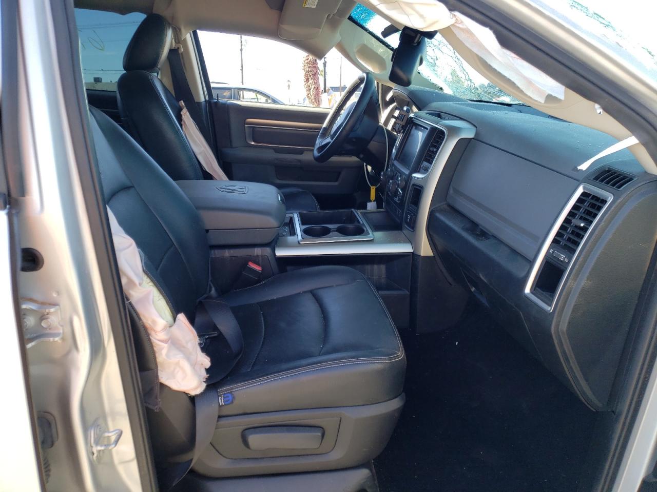 Photo 5 from auction – 2015 RAM 1500 SLT with VIN 1C6RR6LT4FS669432