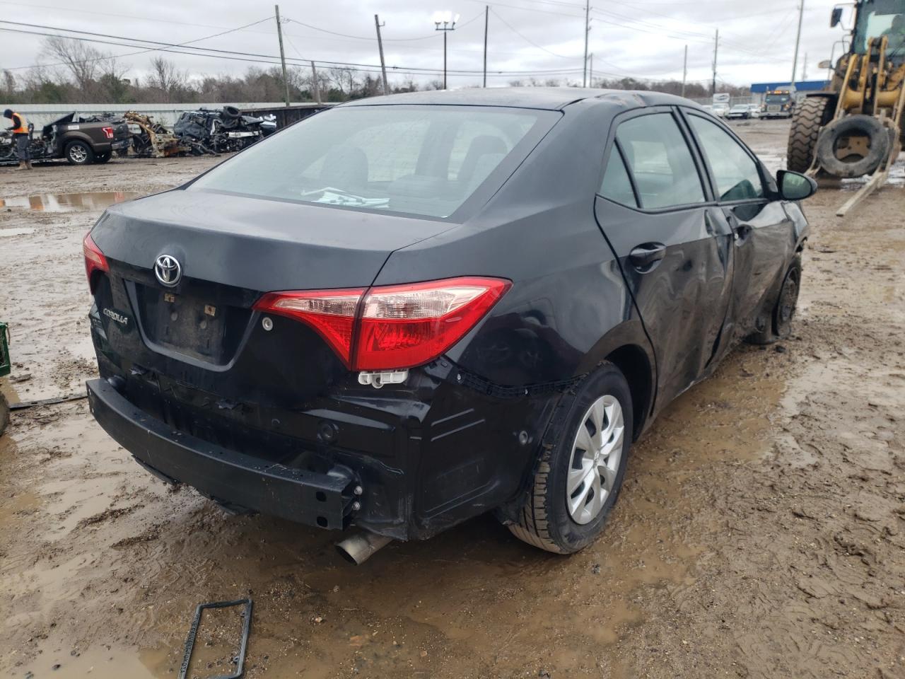 Photo 4 from auction – 2018 TOYOTA COROLLA L with VIN 5YFBURHE8JP768415