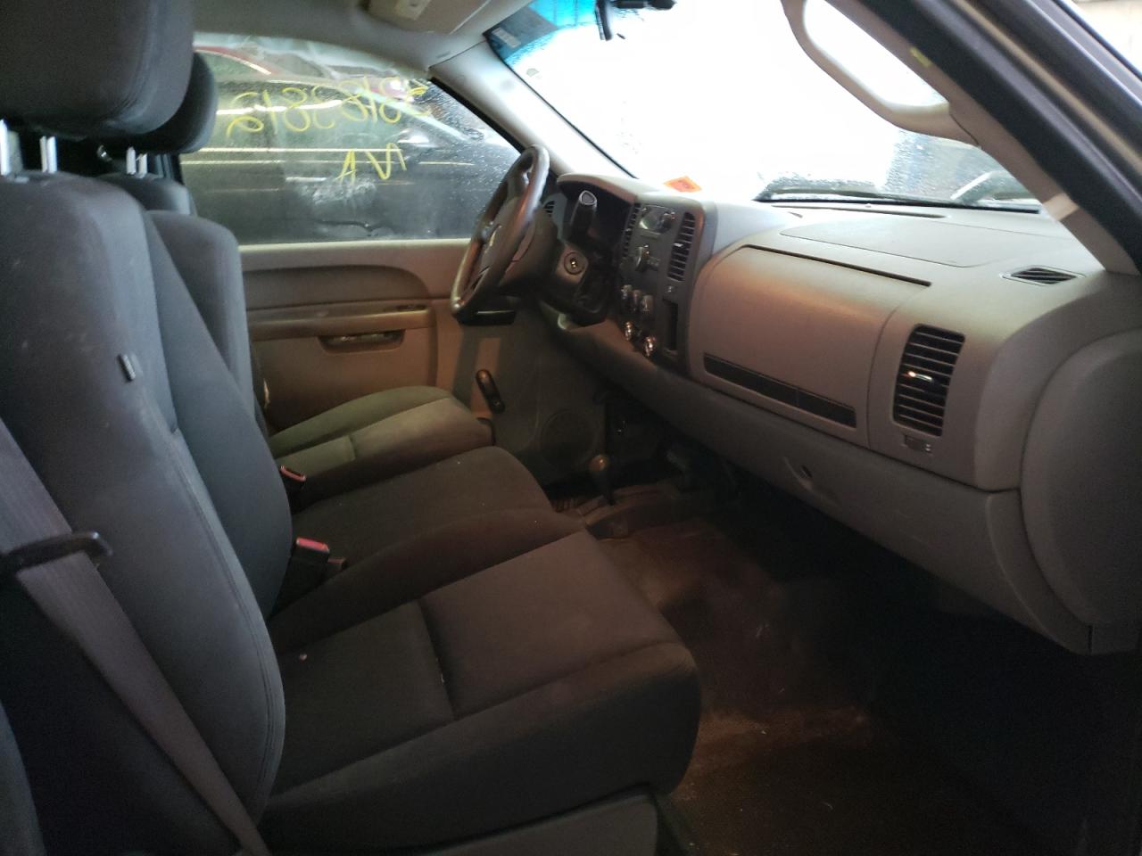 Photo 5 from auction – 2011 CHEVROLET SILVERADO with VIN 1GCNKPE02BZ152992