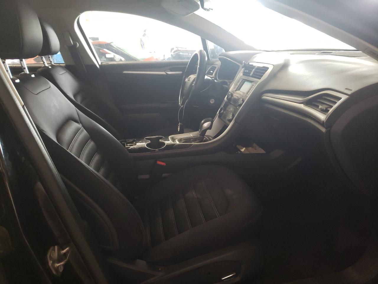 Photo 5 from auction – 2015 FORD FUSION SE with VIN 3FA6P0H70FR170848