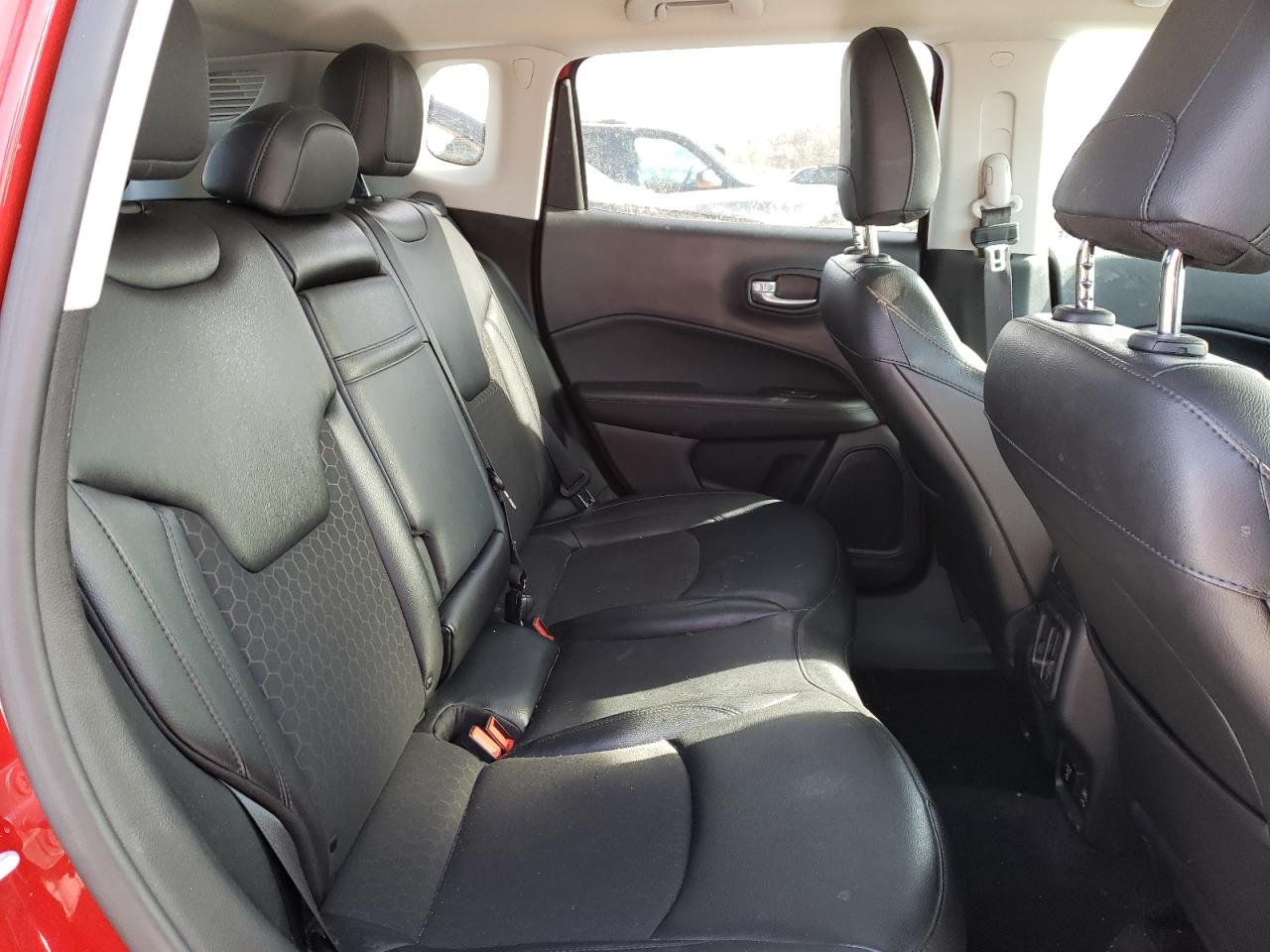 Photo 6 from auction – 2019 JEEP COMPASS LA with VIN 3C4NJDBB5KT741274