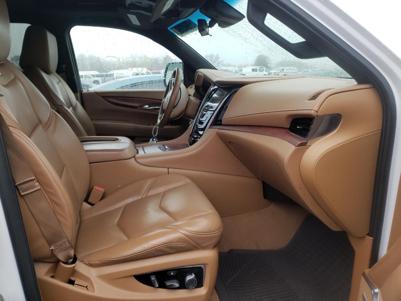 Photo 5 from auction – 2017 CADILLAC ESCALADE P with VIN 1GYS4DKJ2HR124900