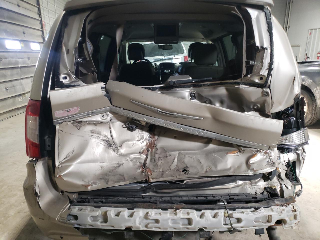 Photo 9 from auction – 2013 CHRYSLER TOWN & COU with VIN 2C4RC1CG3DR818766