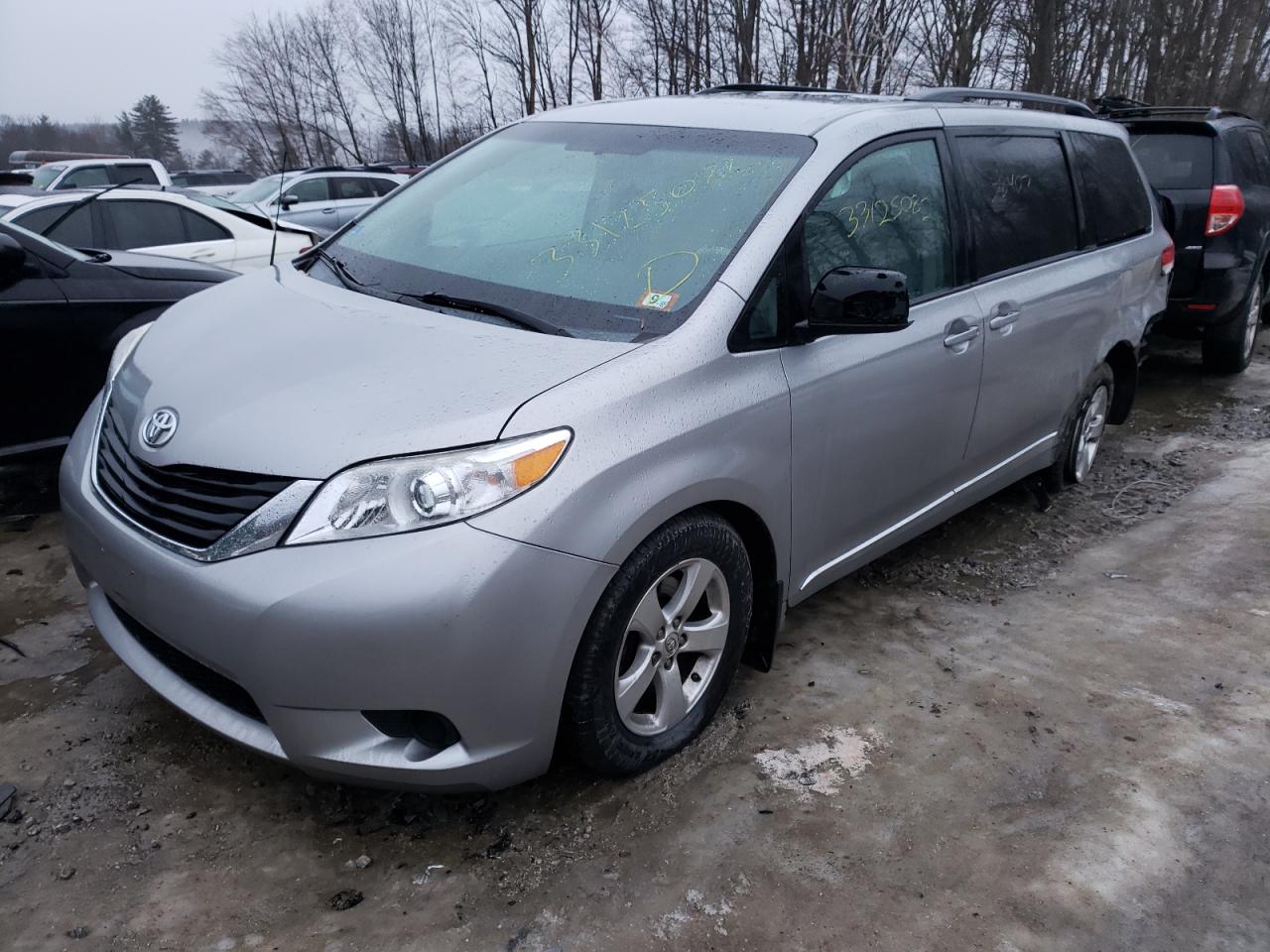 Photo 2 from auction – 2014 TOYOTA SIENNA LE with VIN 5TDKK3DC7ES448152