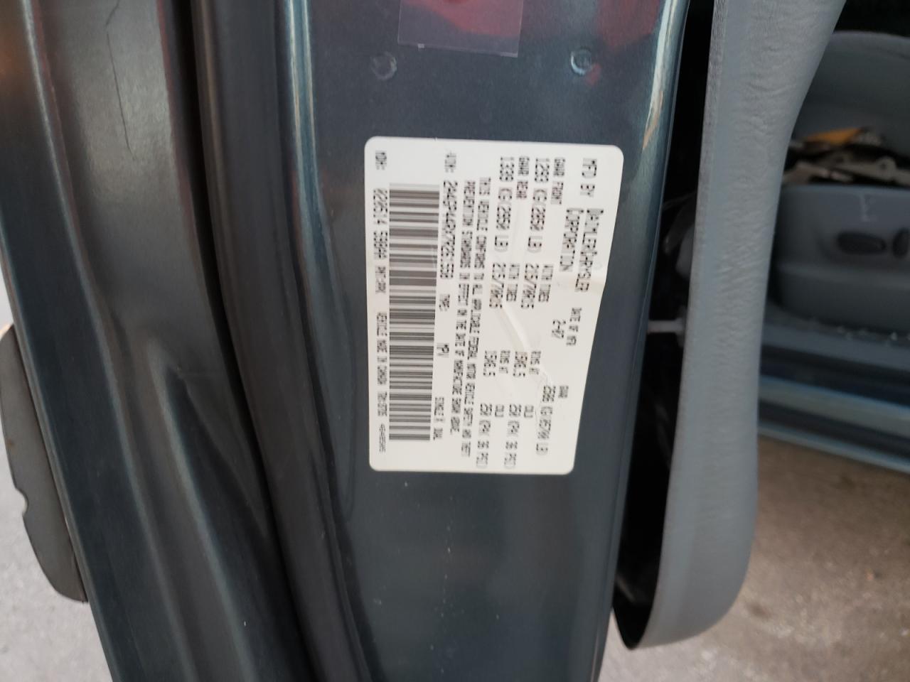 Photo 10 from auction – 2007 CHRYSLER TOWN & COU with VIN 2A4GP44RX7R261558