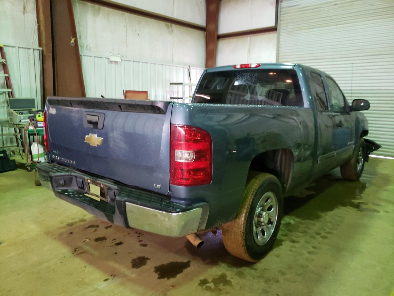 Photo 4 from auction – 2011 CHEVROLET SILVERADO with VIN 1GCRCREA0BZ369881
