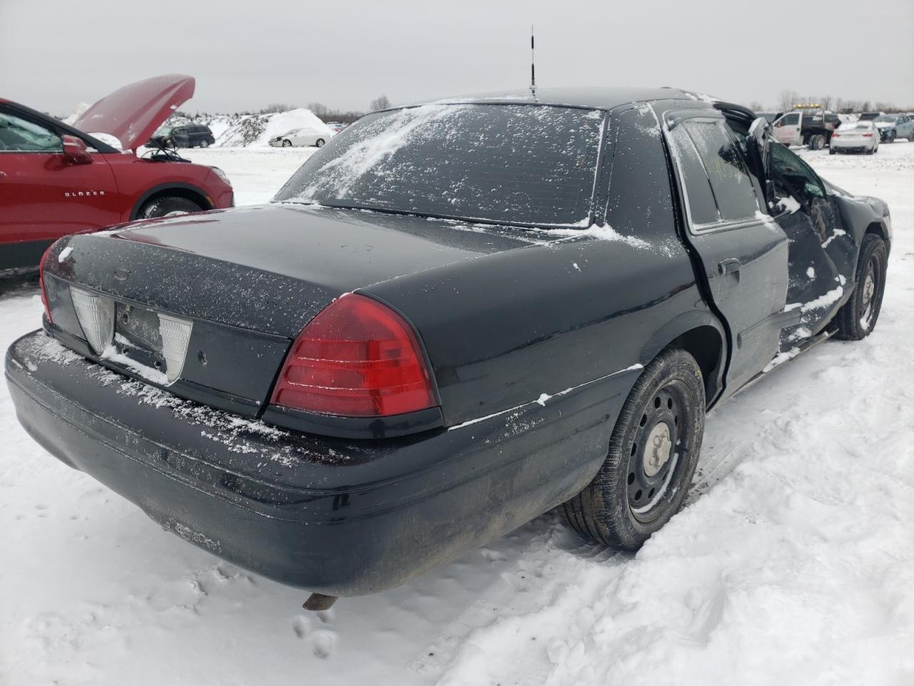 Photo 4 from auction – 2011 FORD CROWN VICT with VIN 2FABP7BV4BX143579