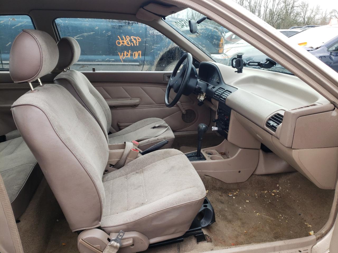 Photo 5 from auction – 1993 FORD ESCORT with VIN 1FAPP10J4PW226645