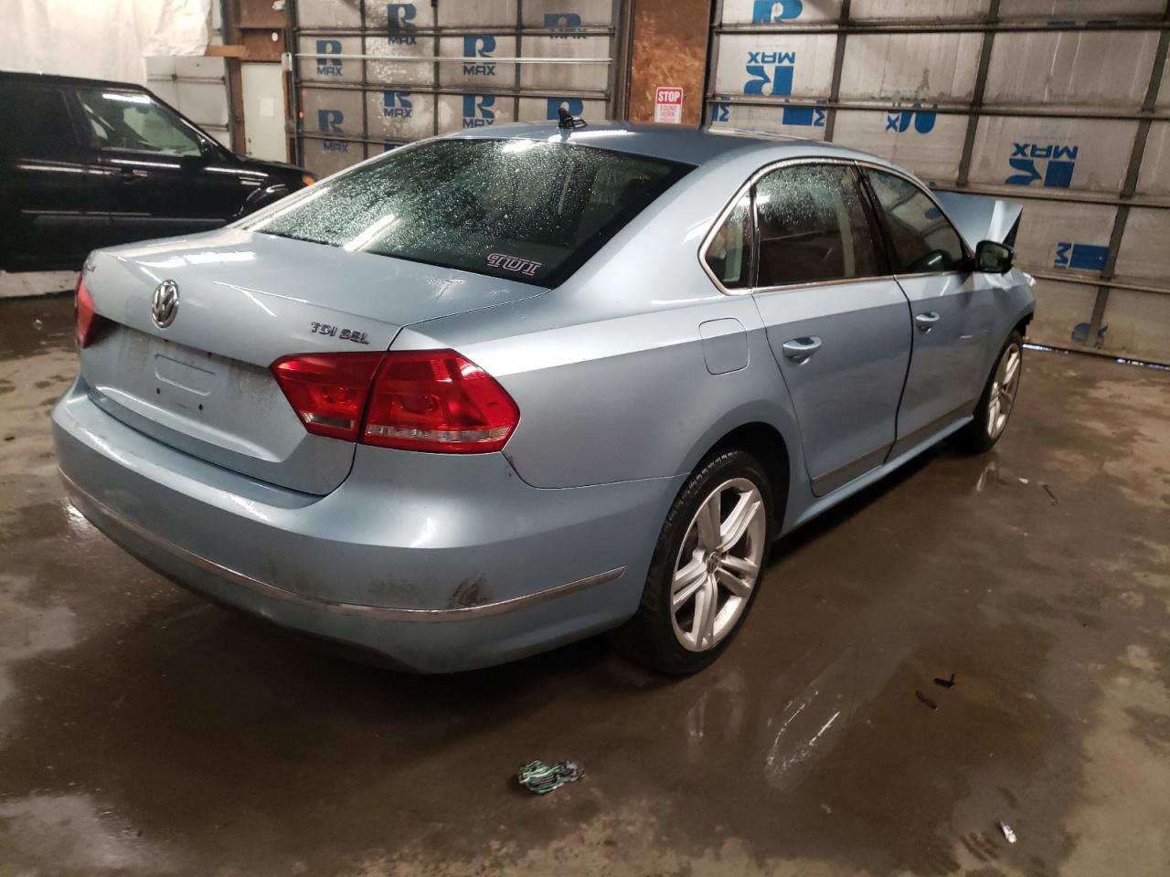 Photo 4 from auction – 2012 VOLKSWAGEN PASSAT SEL with VIN 1VWCN7A39CC015581