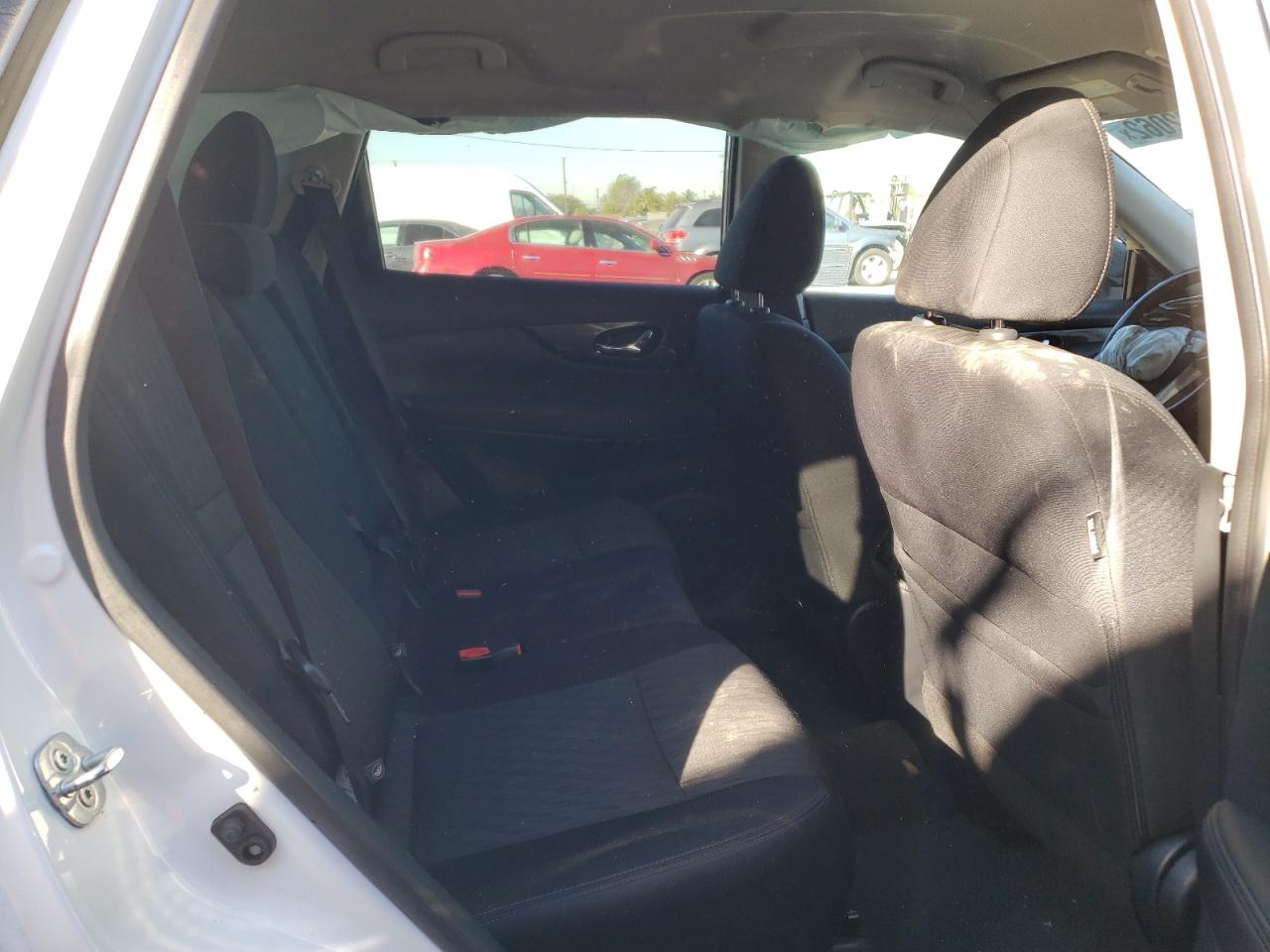Photo 6 from auction – 2018 NISSAN ROGUE S with VIN 5N1AT2MT2JC748997