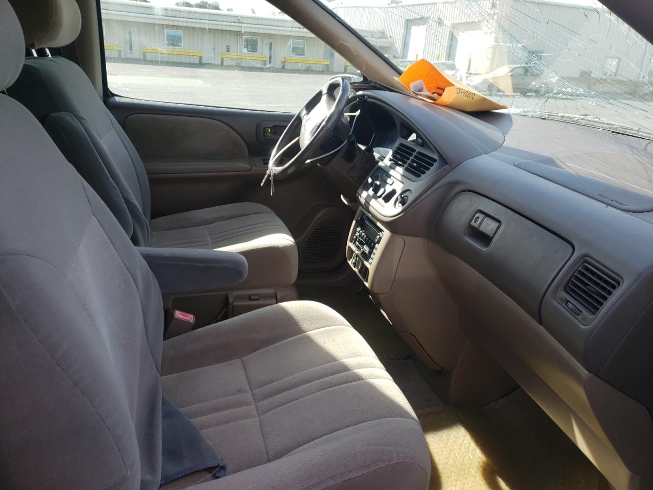 Photo 5 from auction – 2002 TOYOTA SIENNA LE with VIN 4T3ZF13C72U430432
