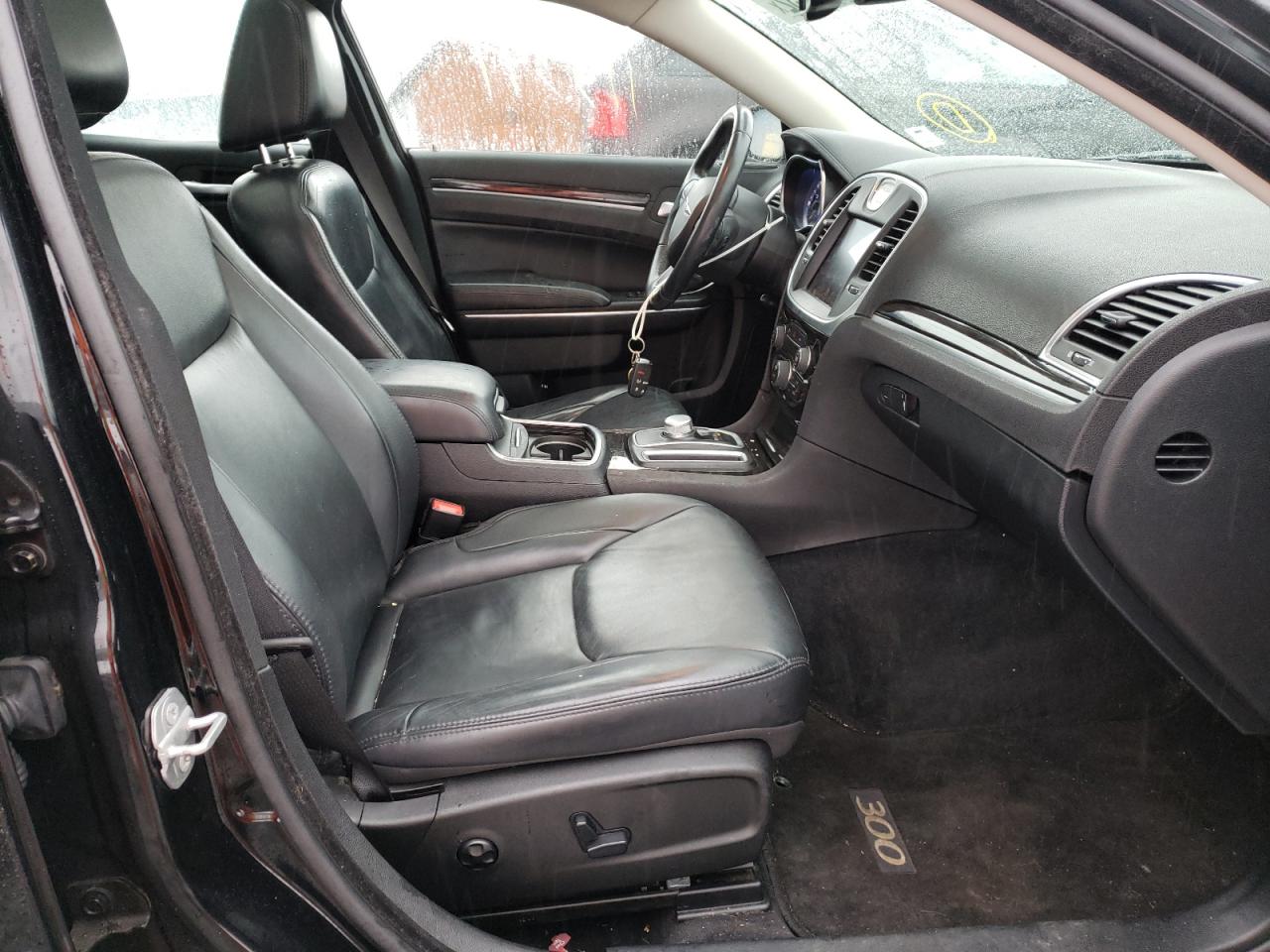 Photo 5 from auction – 2015 CHRYSLER 300 LIMITE with VIN 2C3CCARG9FH749785