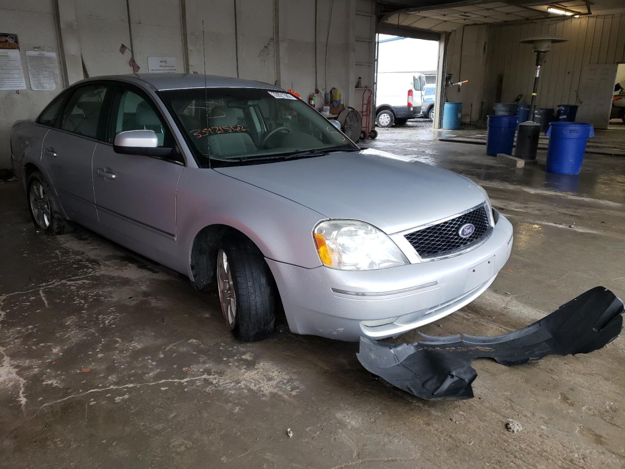 FORD FIVE HUNDR 2005 with VIN 1FAFP24105G103671 - Photo from auction