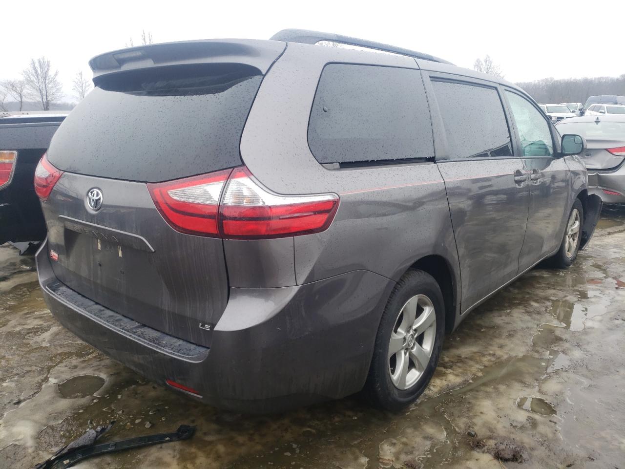 Photo 4 from auction – 2016 TOYOTA SIENNA LE with VIN 5TDKK3DC7GS766307
