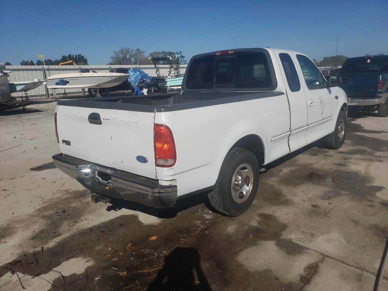 Photo 4 from auction – 1997 FORD F150 with VIN 1FTDX1763VNA57770