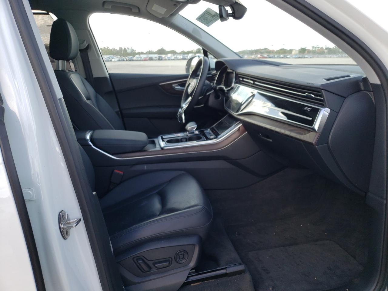 Photo 5 from auction – 2020 AUDI Q7 PRESTIG with VIN WA1VXAF74LD008640