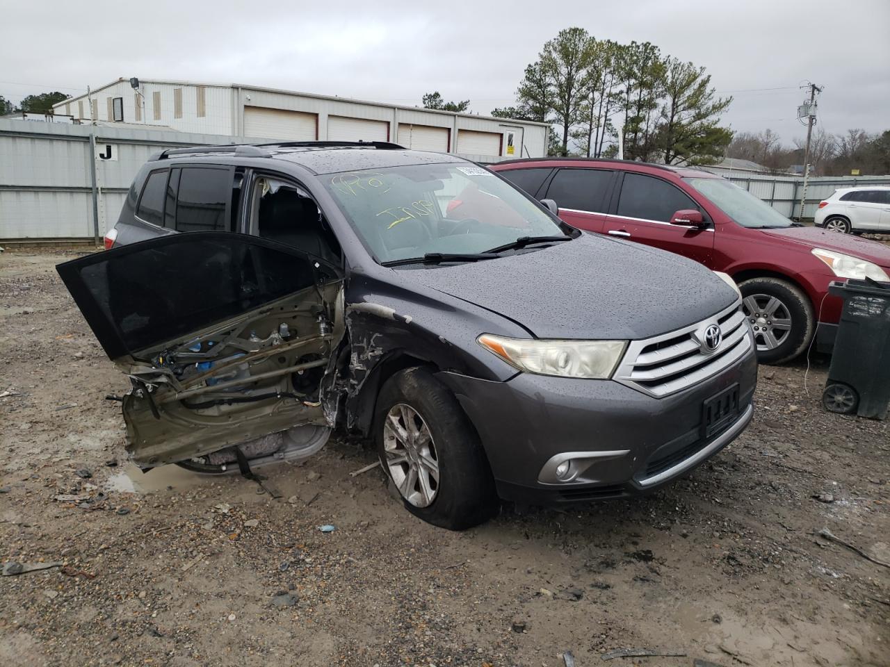 TOYOTA HIGHLANDER 2013 with VIN 5TDZA3EH9DS038673 - Photo from auction
