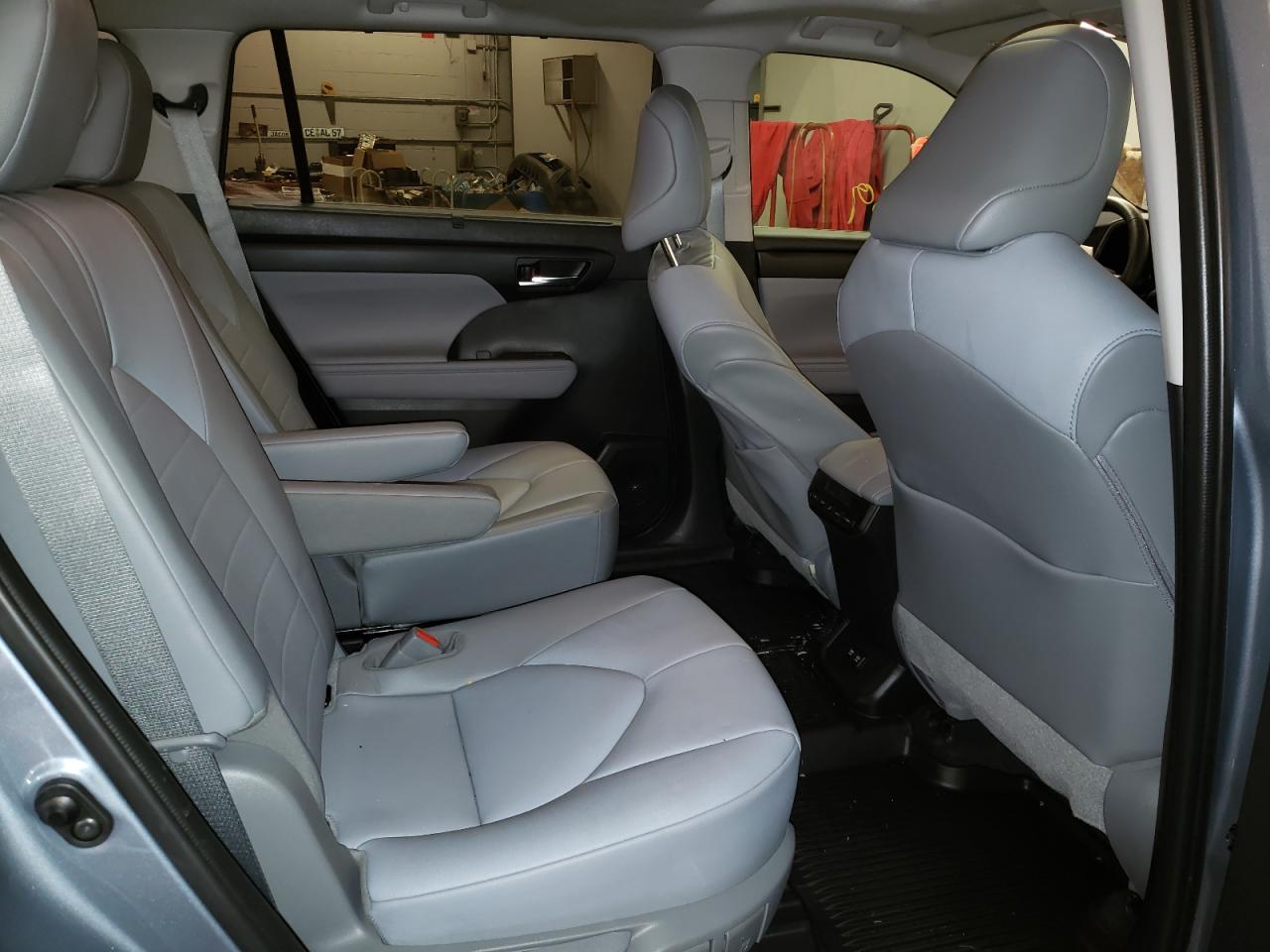 Photo 6 from auction – 2021 TOYOTA HIGHLANDER with VIN 5TDHZRBH8MS101399