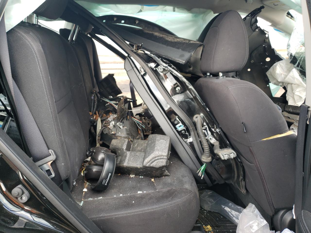Photo 6 from auction – 2015 NISSAN ROGUE S with VIN KNMAT2MV3FP576968