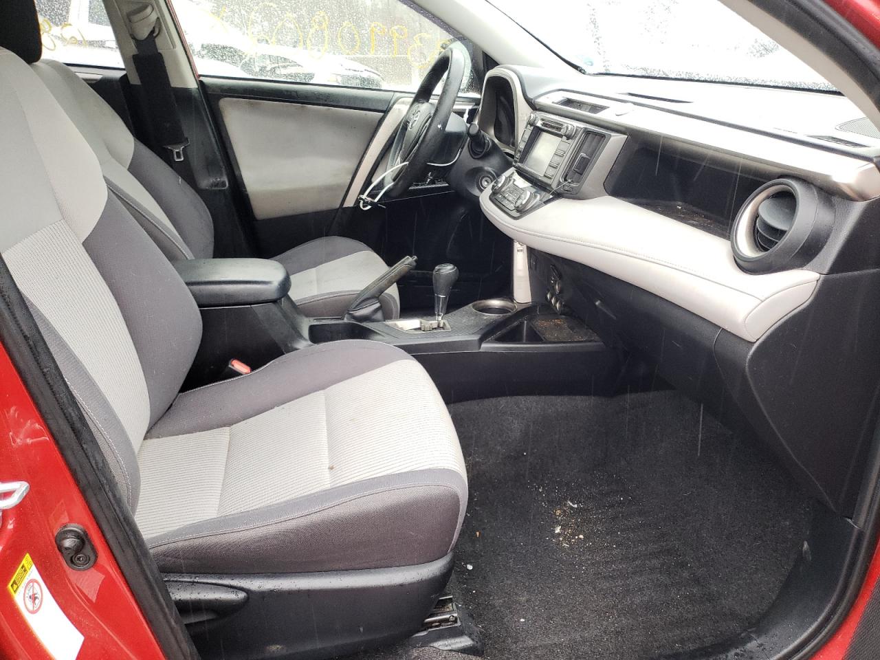 Photo 5 from auction – 2014 TOYOTA RAV4 XLE with VIN JTMRFREV7ED095557