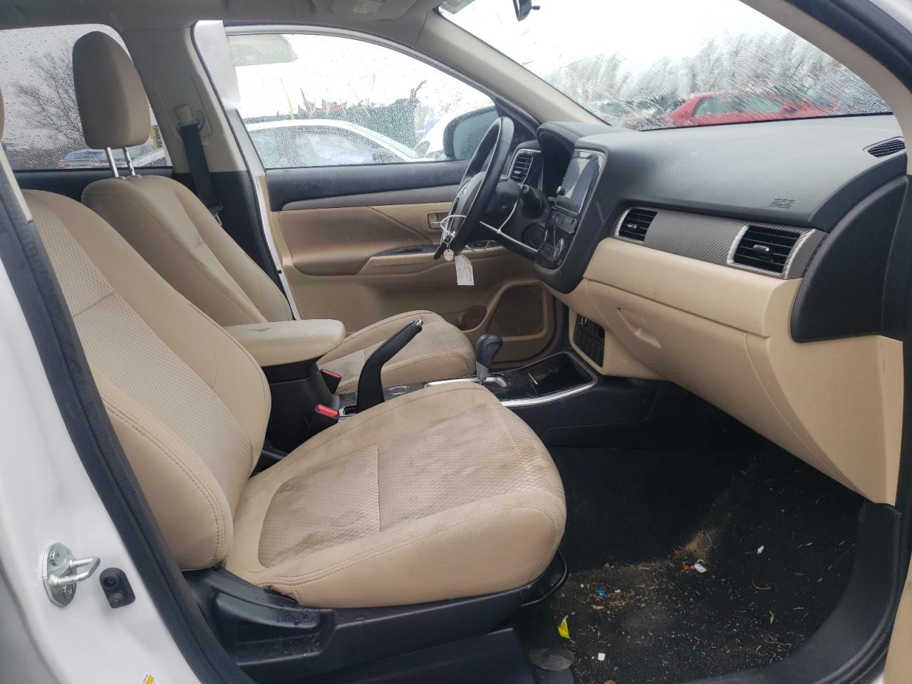 Photo 5 from auction – 2018 MITSUBISHI OUTLANDER with VIN JA4AD3A33JZ014565