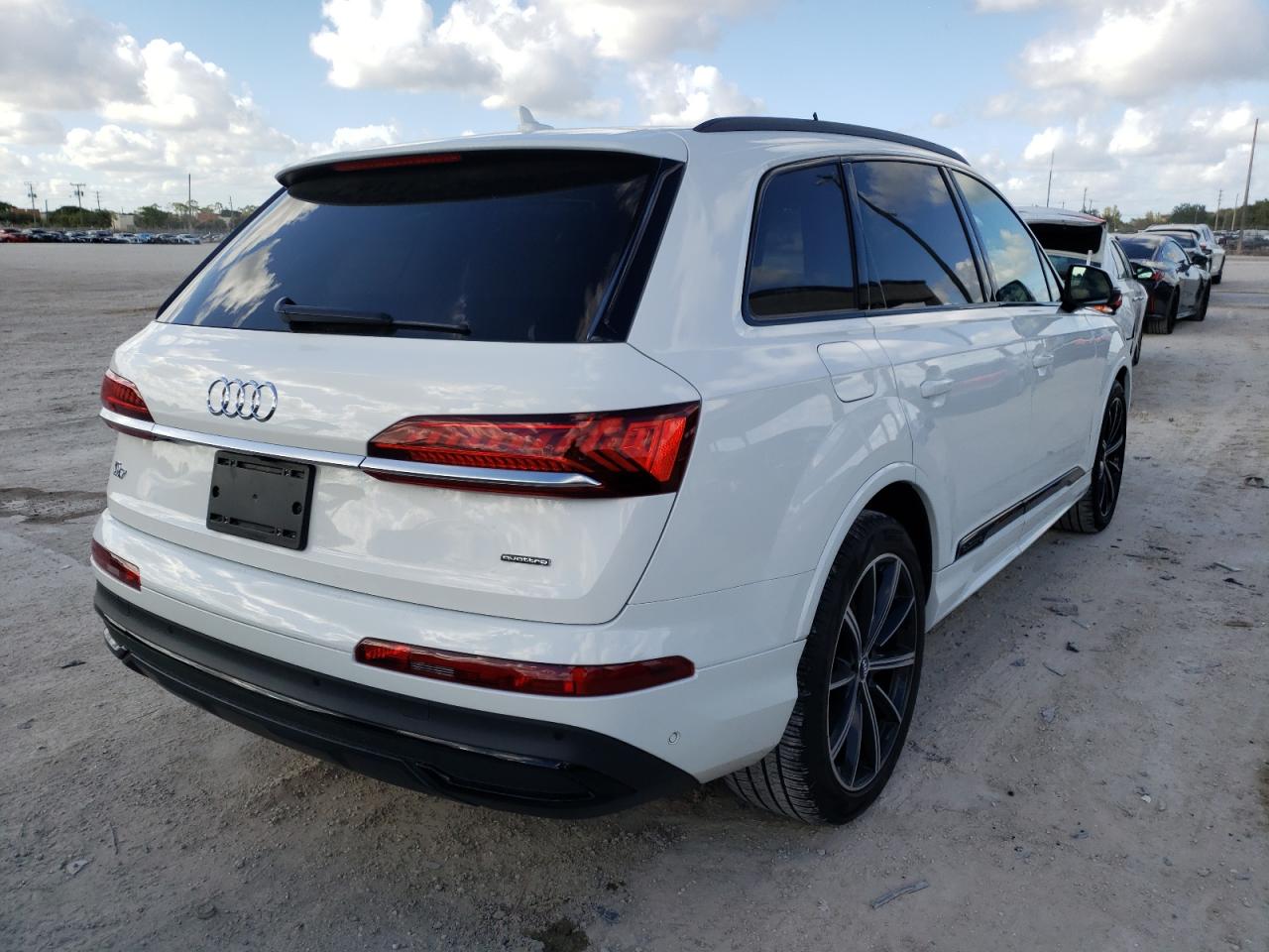 Photo 4 from auction – 2020 AUDI Q7 PRESTIG with VIN WA1VXAF74LD008640