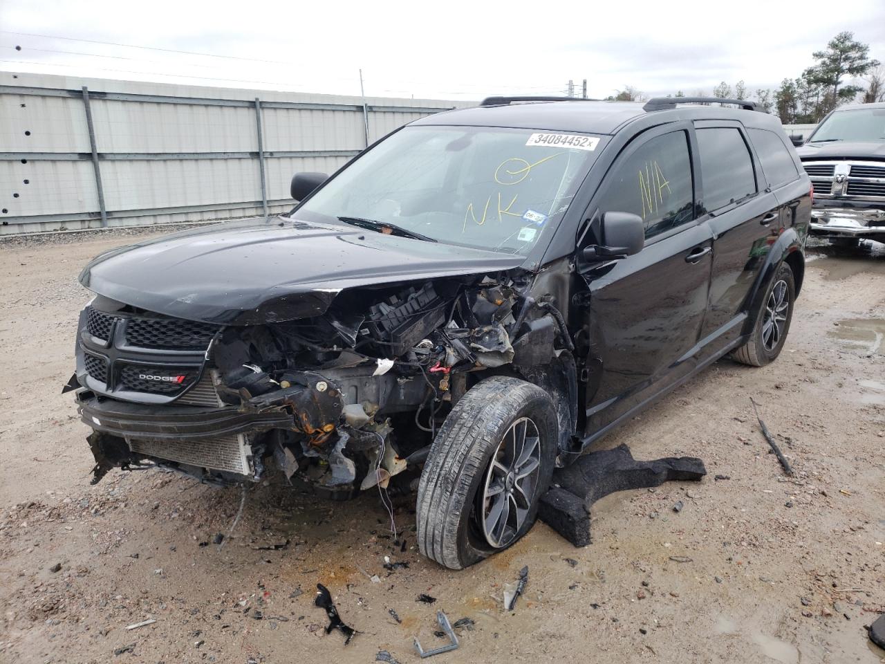 Photo 2 from auction – 2018 DODGE JOURNEY SE with VIN 3C4PDCAB6JT386139