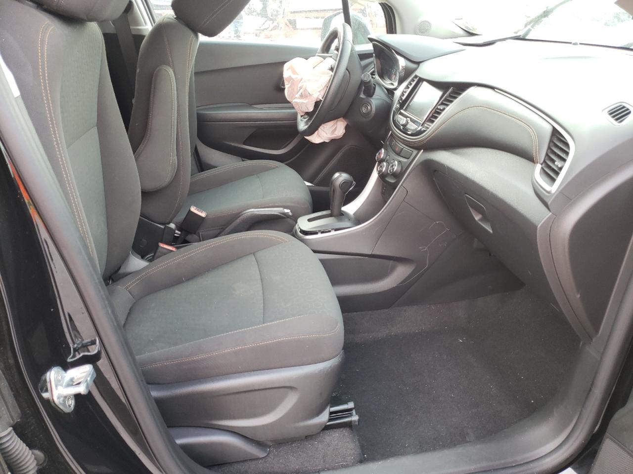 Photo 5 from auction – 2020 CHEVROLET TRAX LS with VIN KL7CJKSB5LB316455