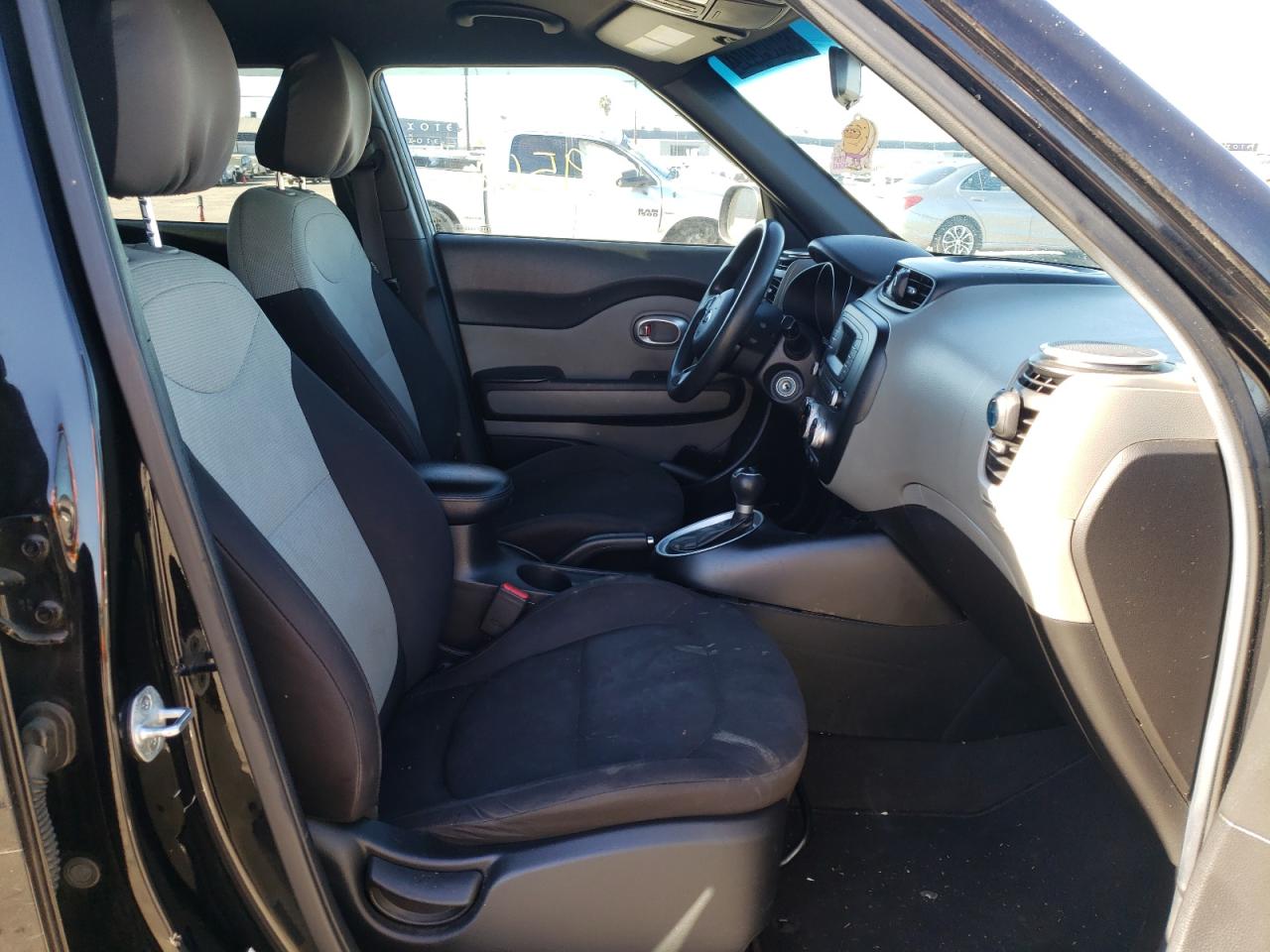 Photo 5 from auction – 2015 KIA SOUL with VIN KNDJN2A29F7177468