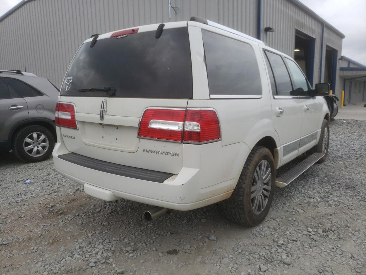 Photo 4 from auction – 2008 LINCOLN NAVIGATOR with VIN 5LMFU28568LJ18552