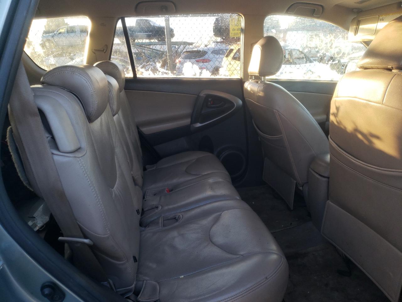 Photo 6 from auction – 2006 TOYOTA RAV4 with VIN JTMBD33V666017493