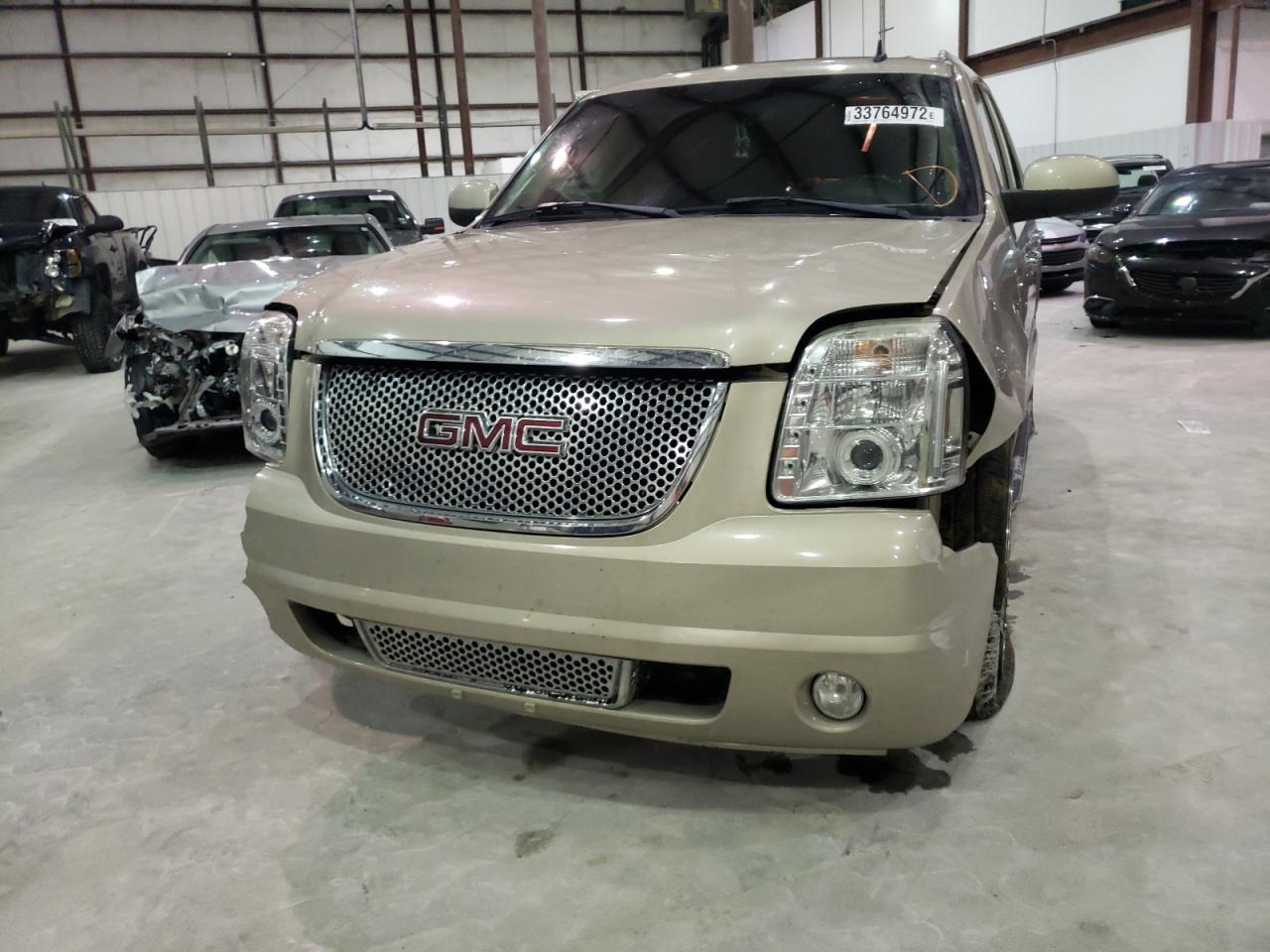 Photo 9 from auction – 2007 GMC YUKON DENA with VIN 1GKFK638X7J376173