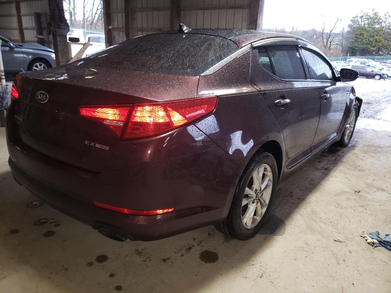 Photo 4 from auction – 2011 KIA OPTIMA EX with VIN KNAGN4A64B5135365