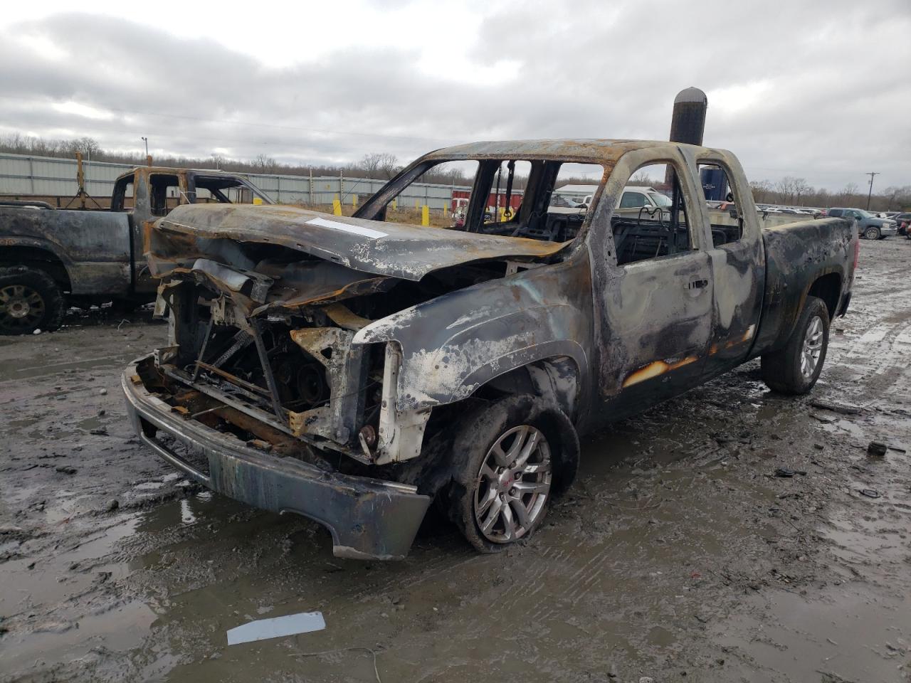 Photo 2 from auction – 2011 GMC SIERRA C15 with VIN 1GTR1WE00BZ120461