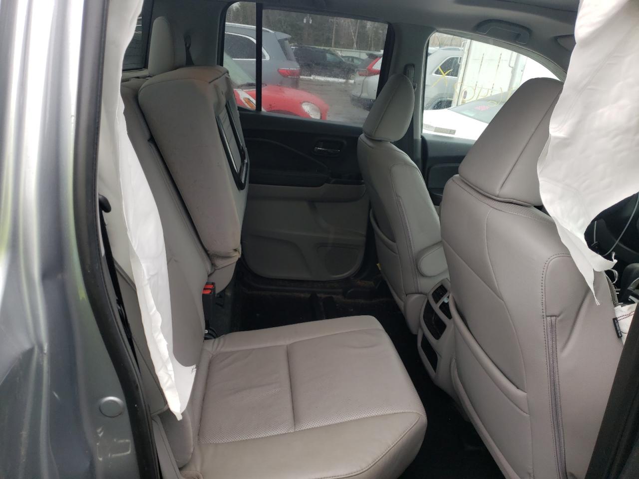 Photo 6 from auction – 2019 HONDA RIDGELINE with VIN 5FPYK3F73KB004560