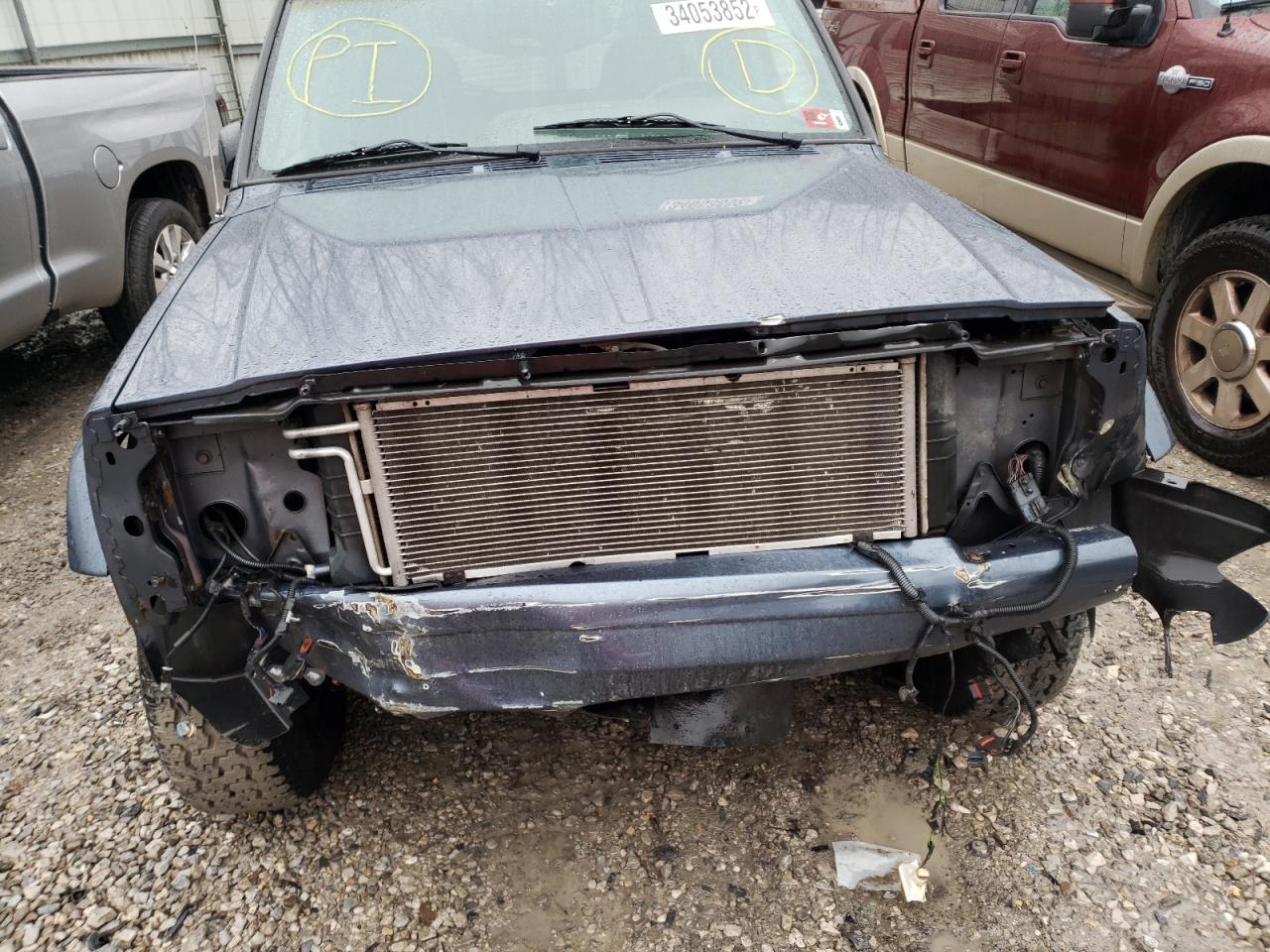 Photo 9 from auction – 2001 JEEP CHEROKEE S with VIN 1J4FF48S51L605762