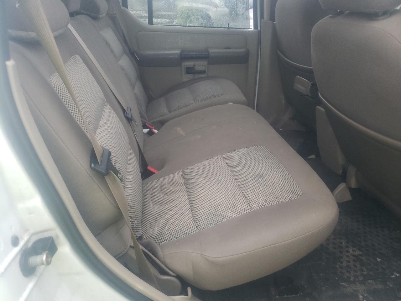 Photo 6 from auction – 2003 FORD EXPLORER S with VIN 1FMZU67E23UB74905