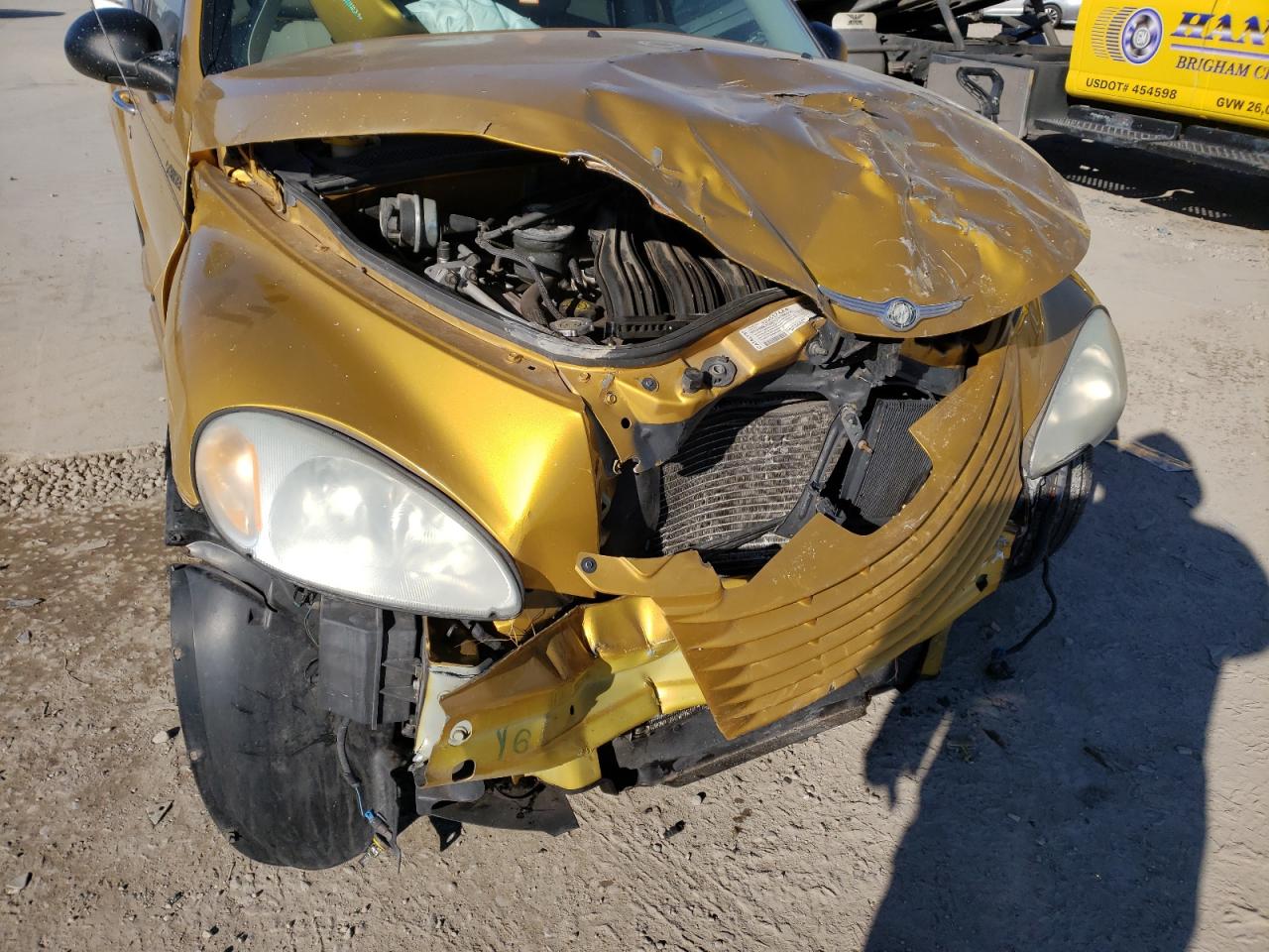 Photo 9 from auction – 2002 CHRYSLER PT CRUISER with VIN 3C8FY68B32T325788