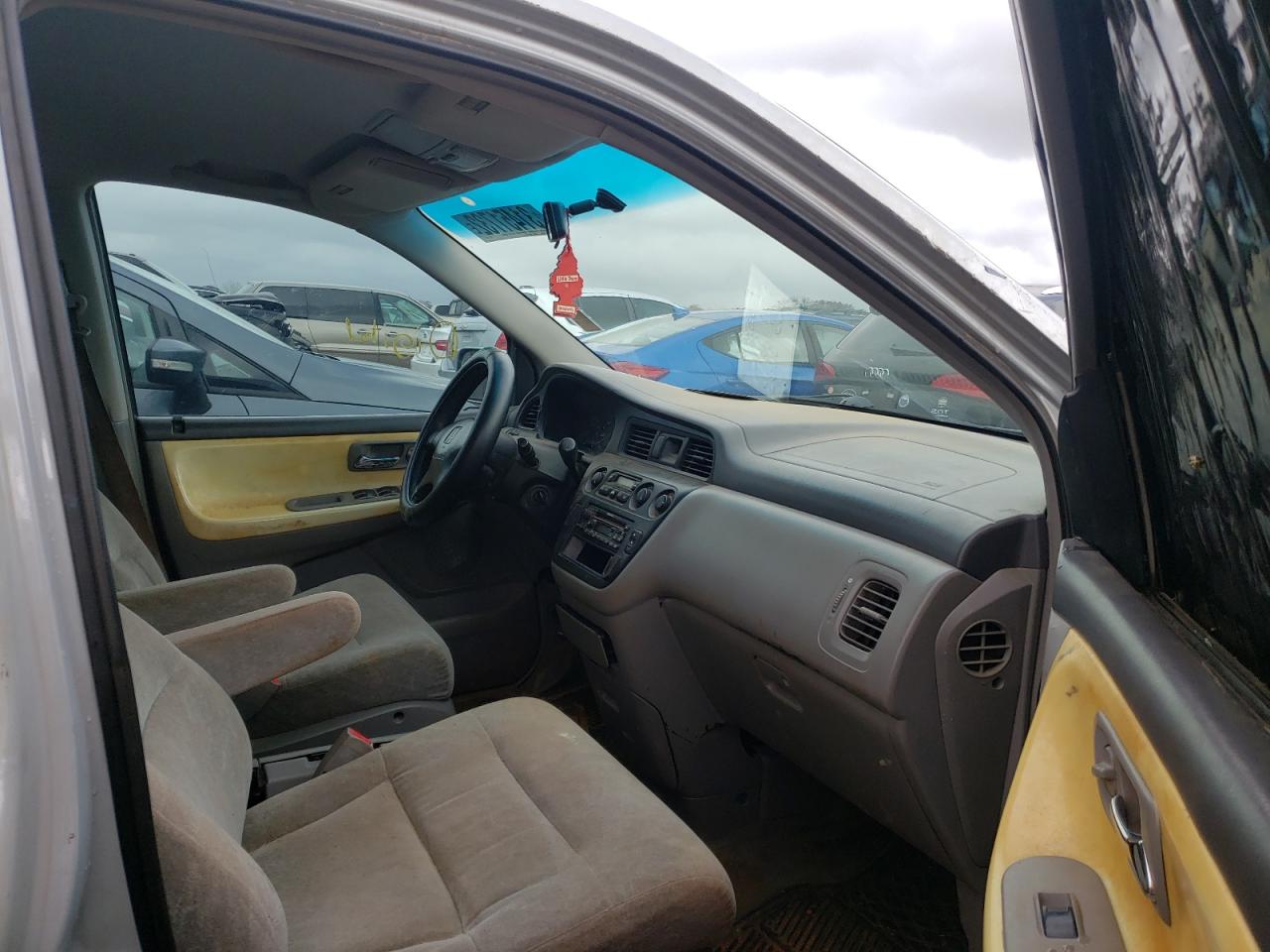 Photo 5 from auction – 2001 HONDA ODYSSEY EX with VIN 2HKRL18641H619167