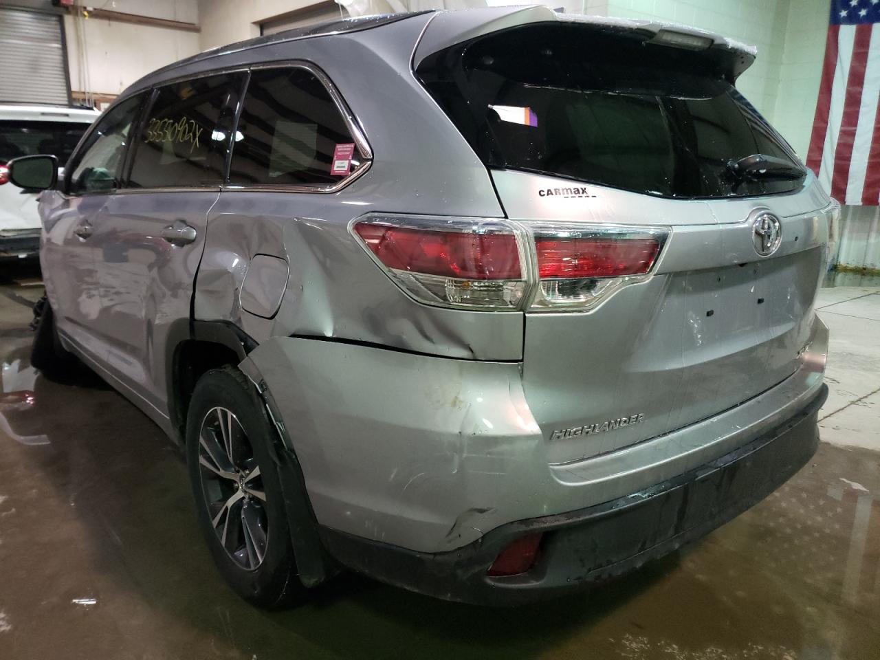 Фото 3 с аукциона – 2016 TOYOTA HIGHLANDER с VIN 5TDJKRFH2GS295495