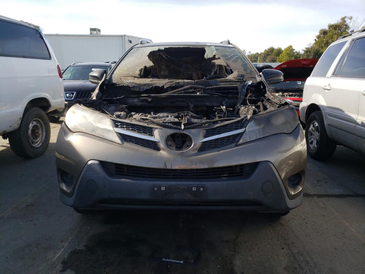 Photo 9 from auction – 2013 TOYOTA RAV4 LE with VIN JTMZFREV0DD011237