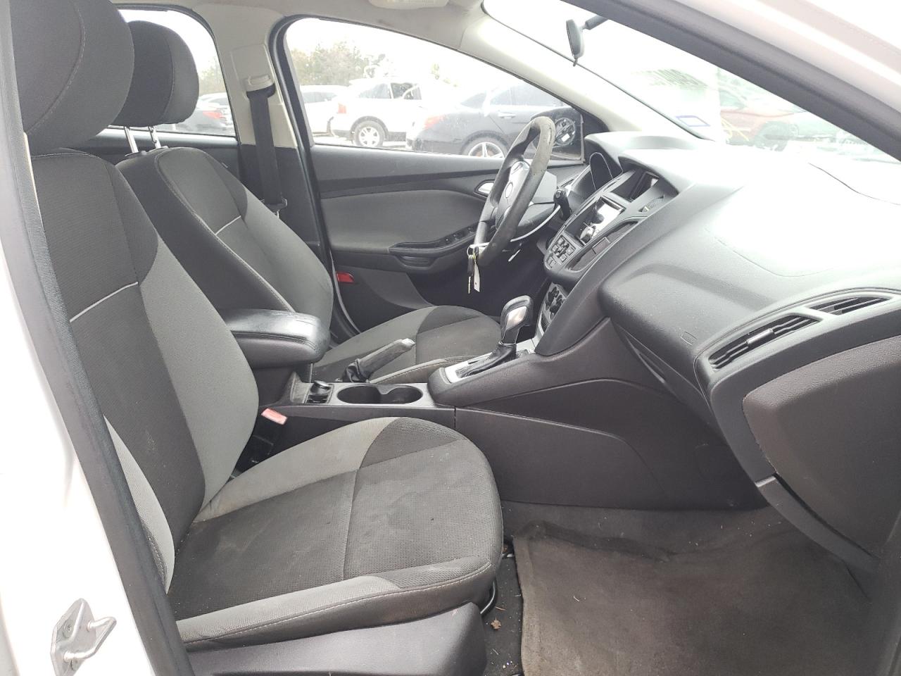 Photo 5 from auction – 2013 FORD FOCUS SE with VIN 1FADP3K20DL278128