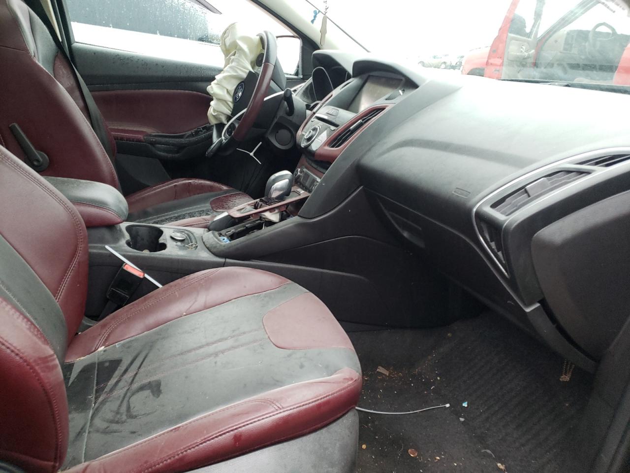 Photo 5 from auction – 2012 FORD FOCUS TITA with VIN 1FAHP3J22CL183085