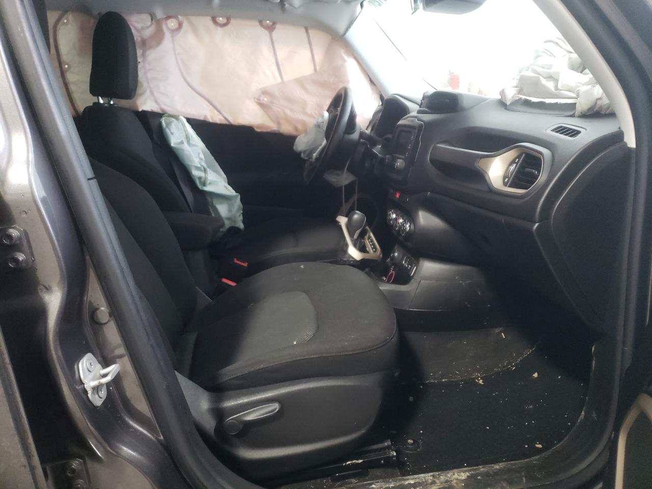 Photo 5 from auction – 2016 JEEP RENEGADE L with VIN ZACCJBBT5GPD56283