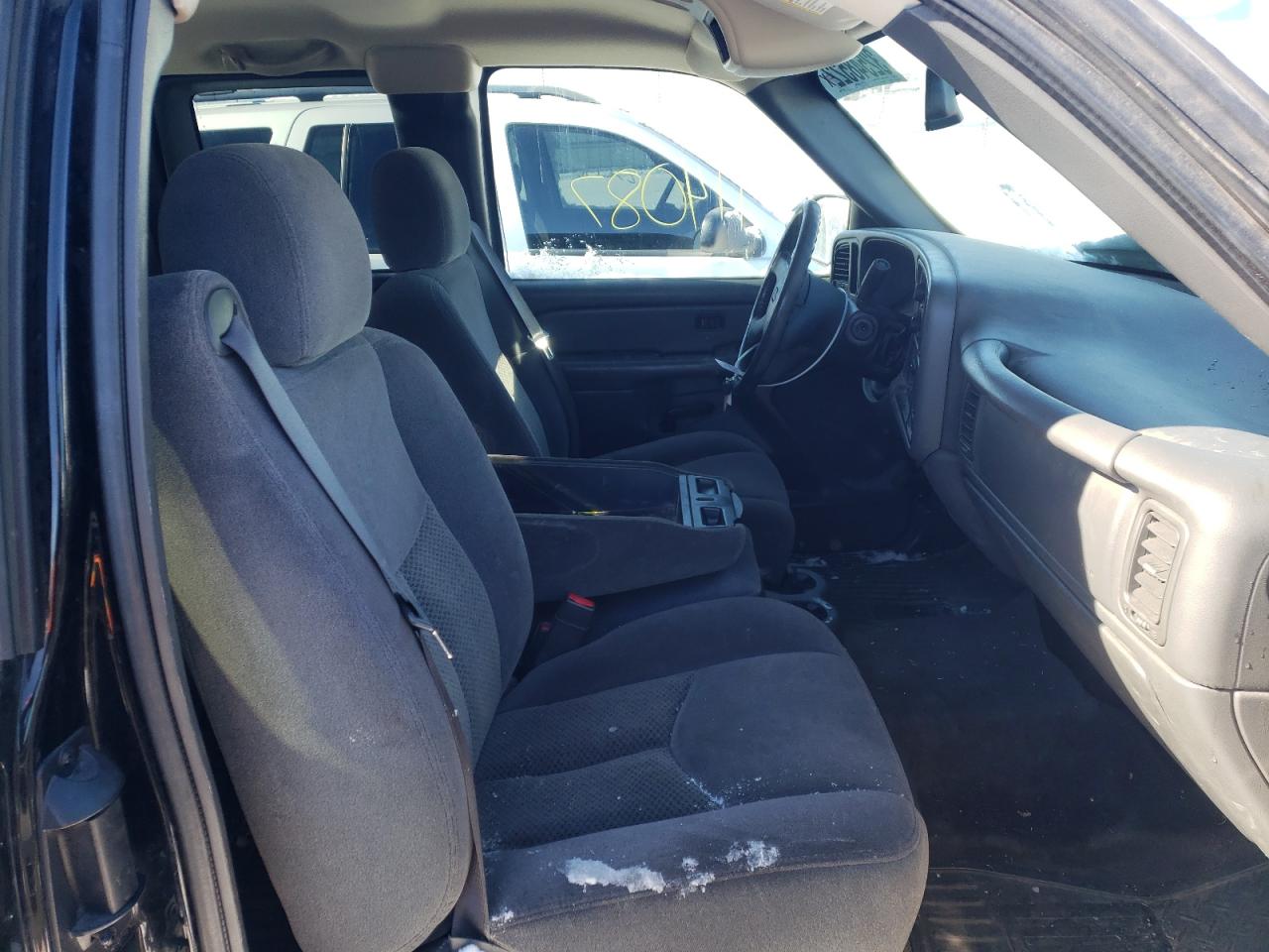 Photo 5 from auction – 2005 CHEVROLET SILVERADO with VIN 2GCEC19V851349985