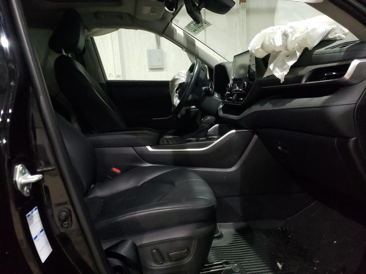 Photo 5 from auction – 2020 TOYOTA HIGHLANDER with VIN 5TDGZRBH9LS026500