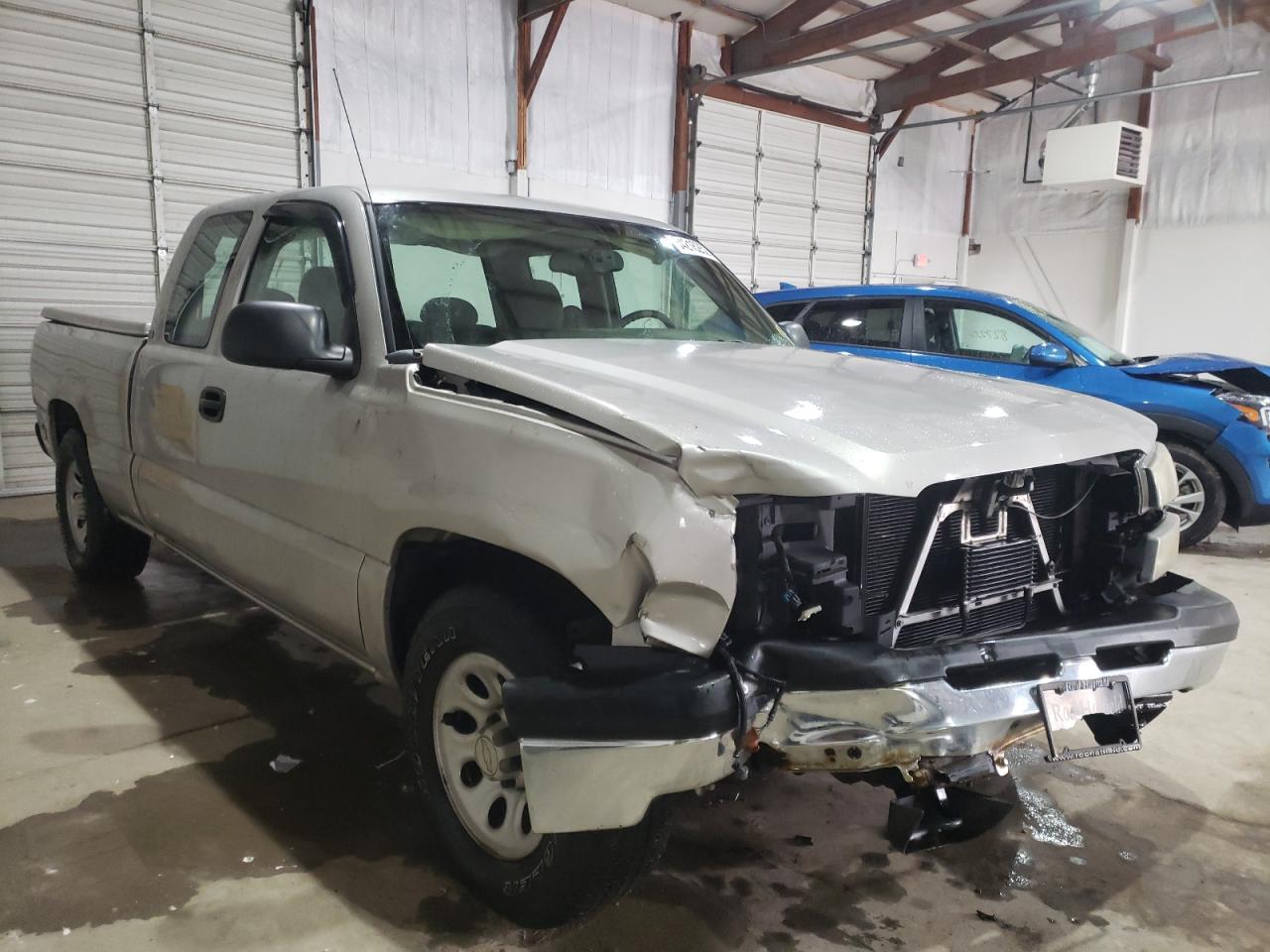 CHEVROLET SILVERADO 2005 with VIN 2GCEC19T551370162 - Photo from auction