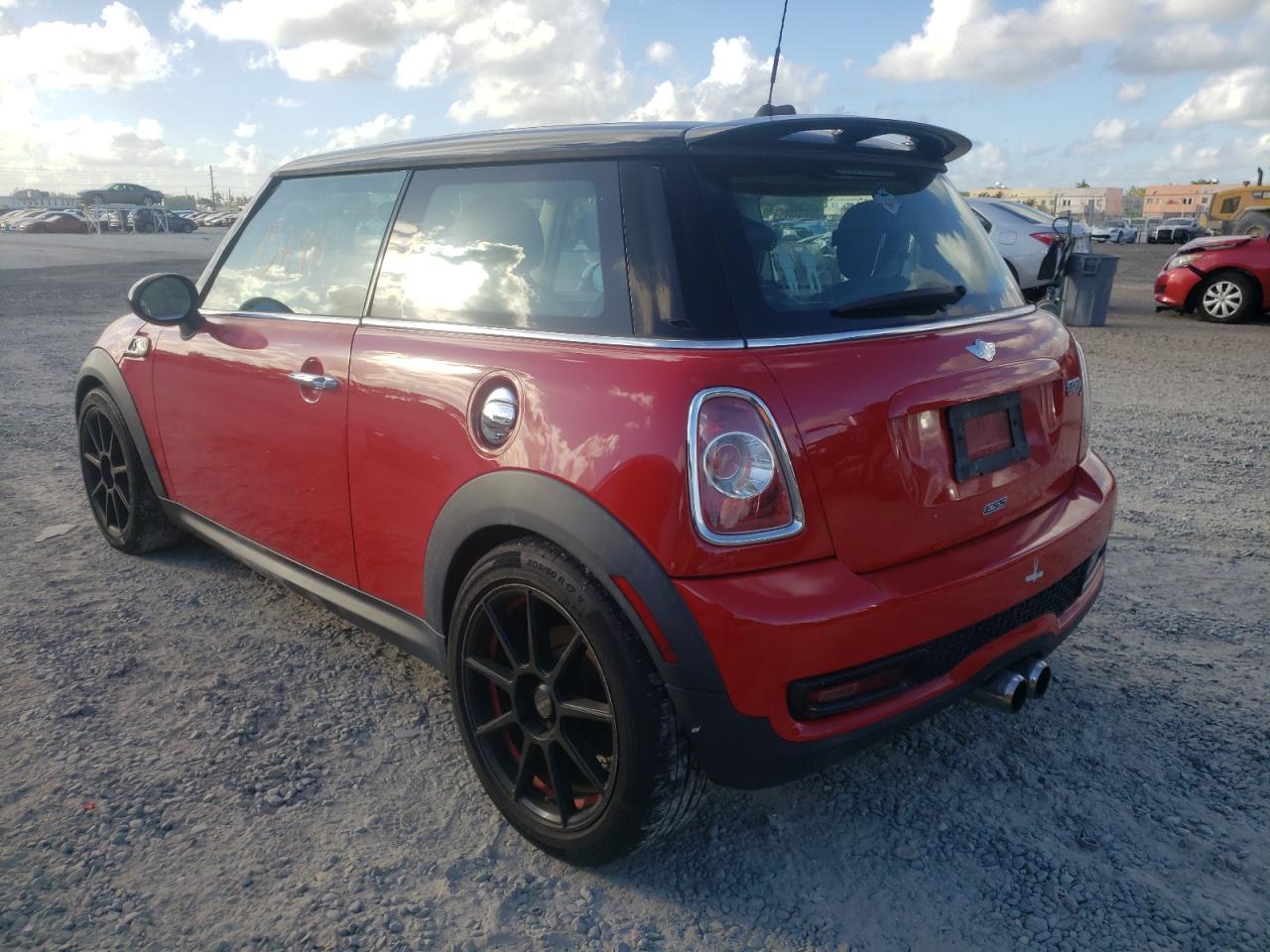 Photo 3 from auction – 2011 MINI COOPER S with VIN WMWSV3C58BTY24586