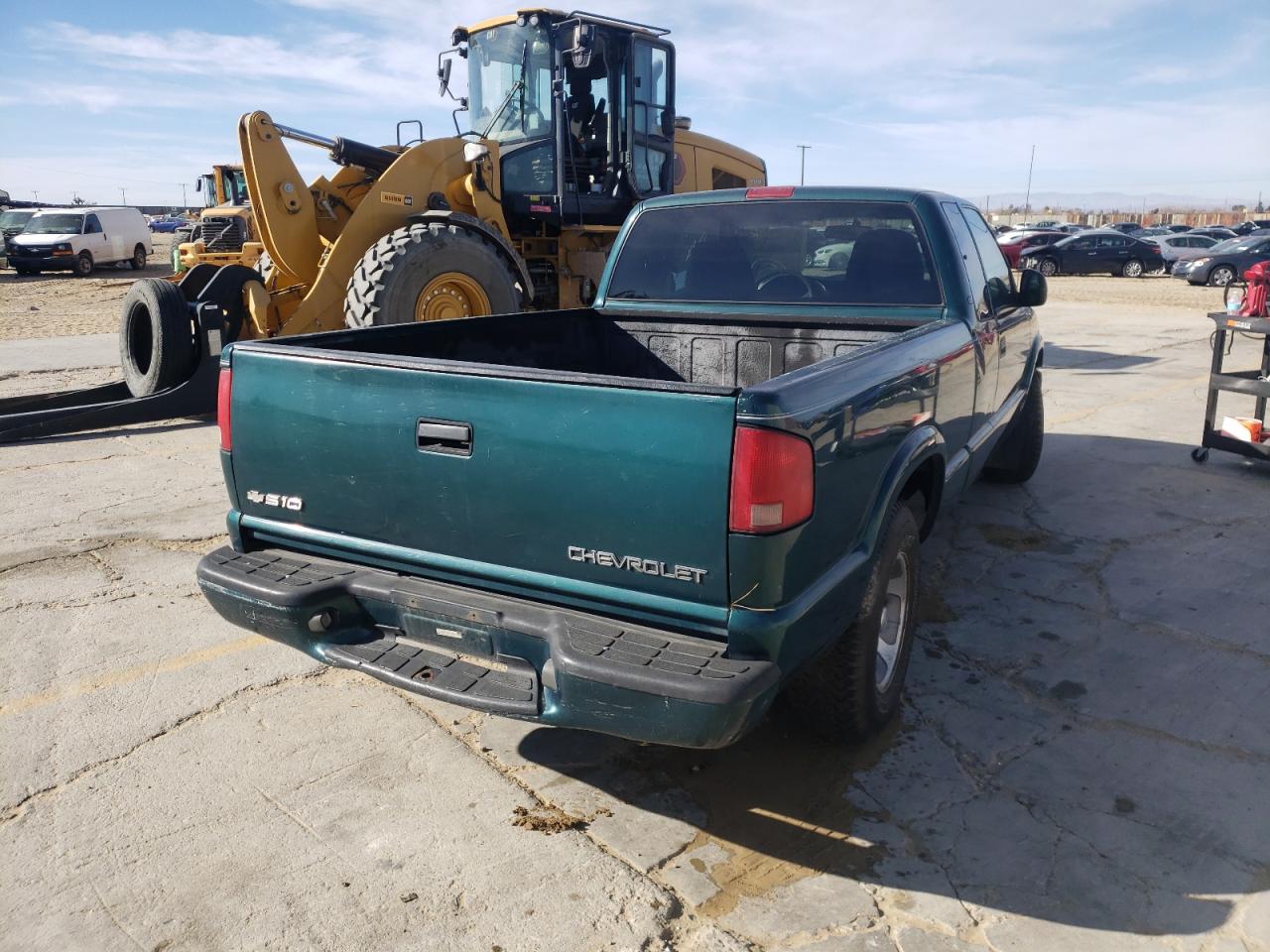 Photo 4 from auction – 1998 CHEVROLET S10 with VIN 1GCCS1946W8175592